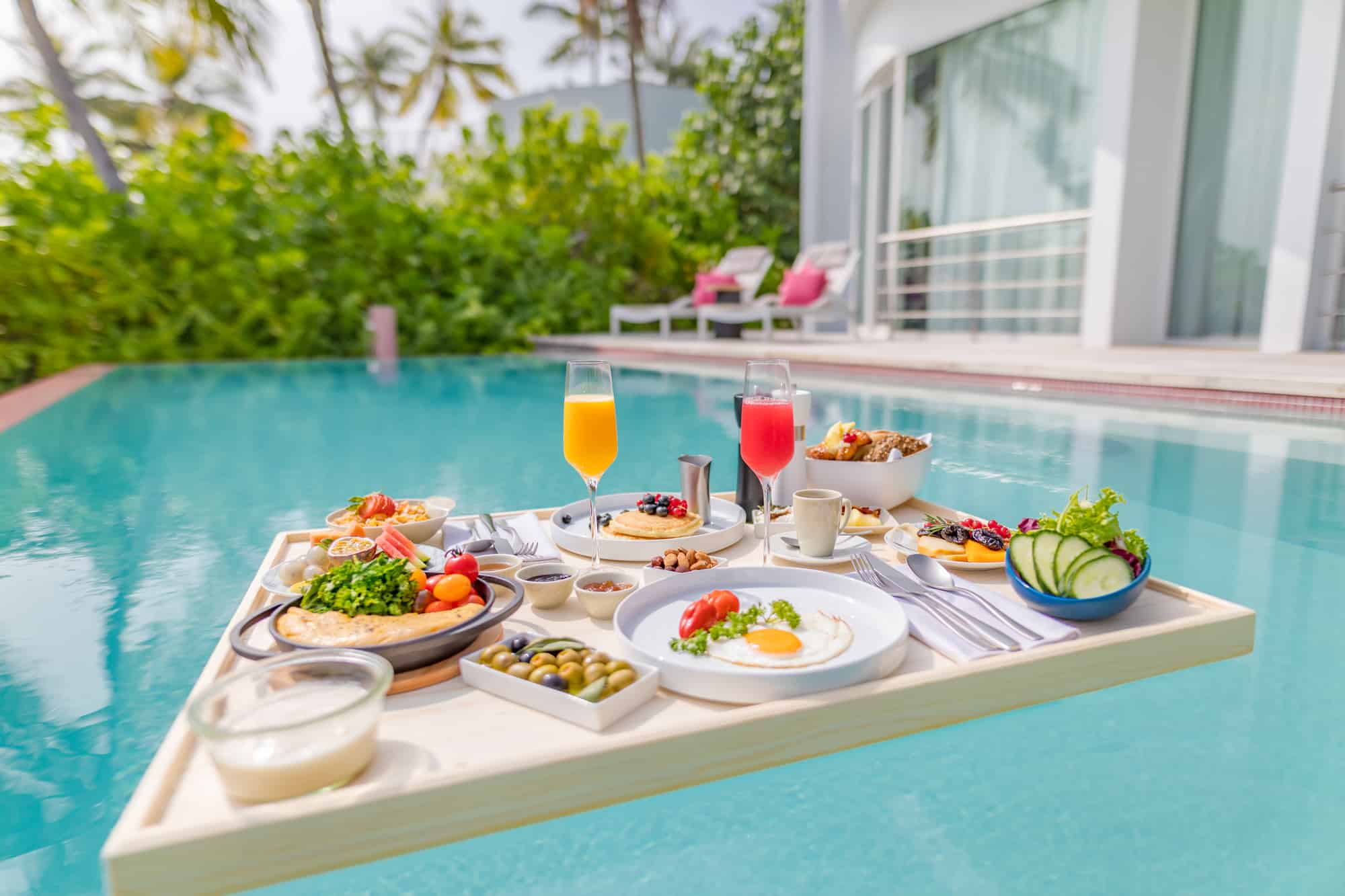 10 luxury hotels you can sample the Floating Breakfast around the world