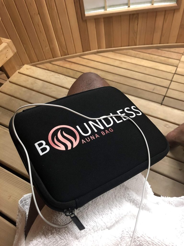 Thermal sauna phone case with heat protection